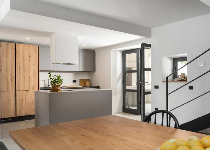 Modern Molindrio With Pool In Вілла Пореч