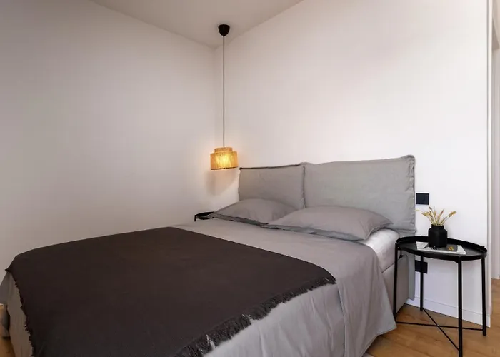 Modern Molindrio With Pool In ポレッチ