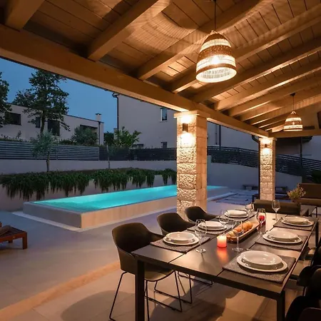 Modern Molindrio With Pool In ヴィラ