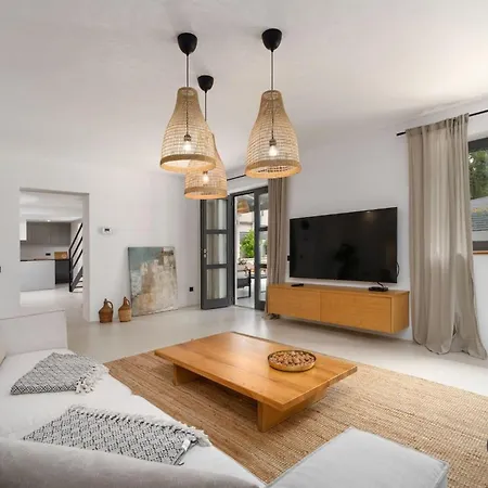 Modern Molindrio With Pool In Porec