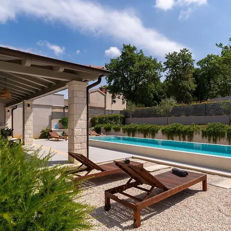 Modern Molindrio With Pool In Villa Porec