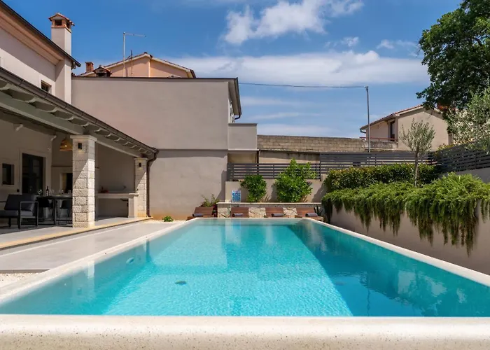 Modern Molindrio With Pool In Vila *