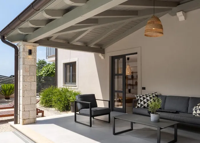 Modern Molindrio With Pool In Villa *